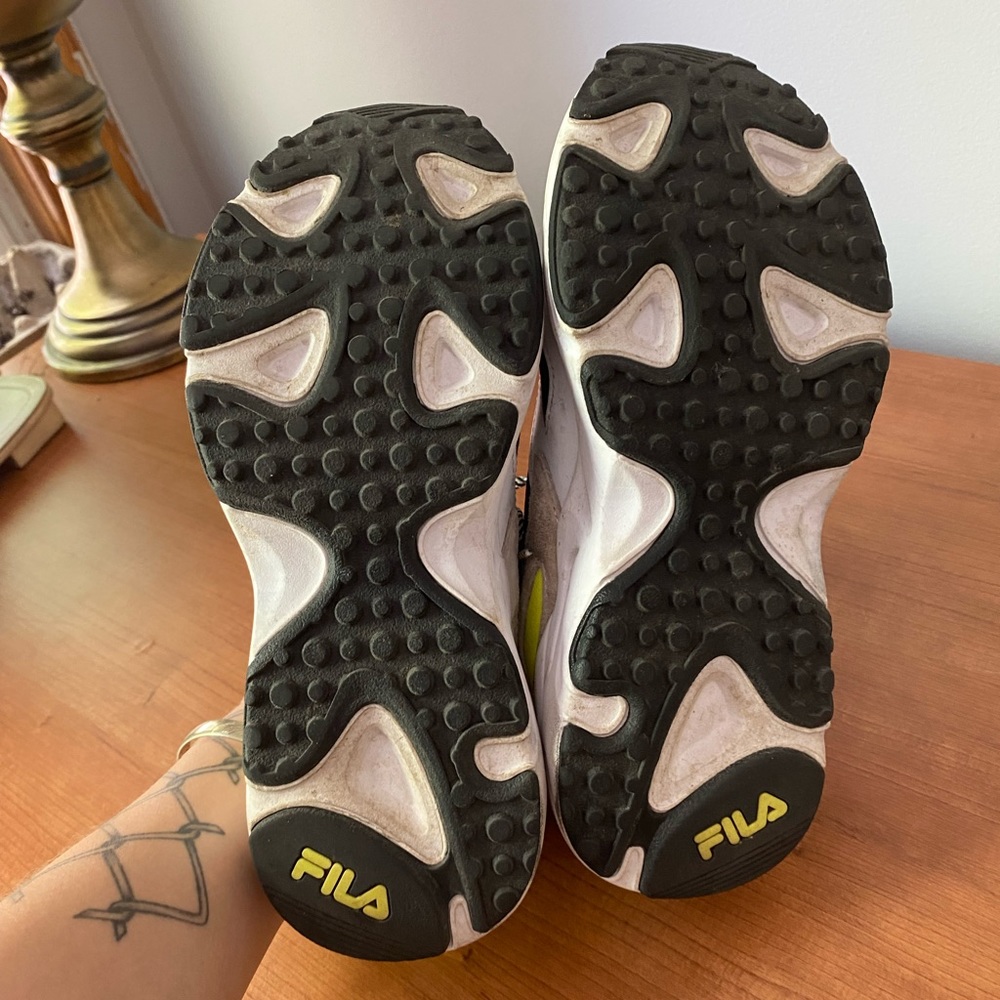 Fila shoes - Picture 3 of 6